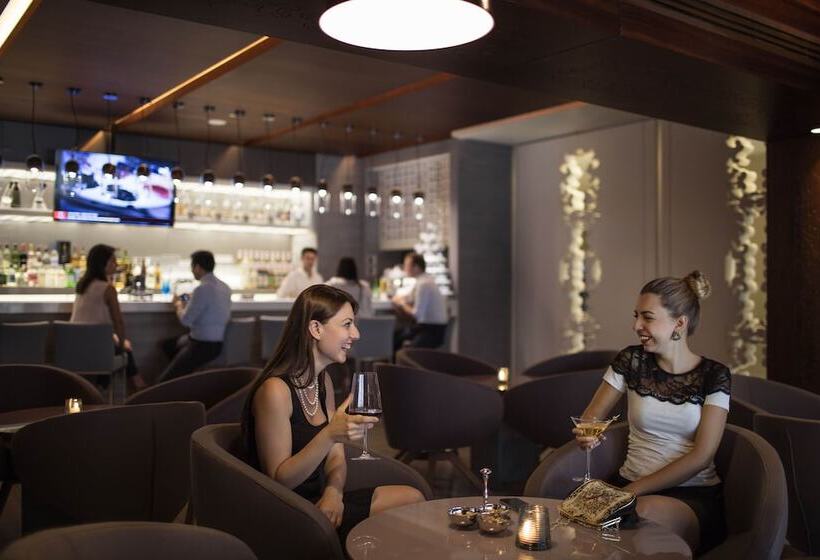 ホテル Burgu Arjaan By Rotana