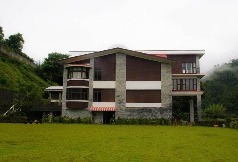 Отель Club Mahindra Baiguney