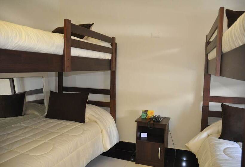 בית מלון כפרי Cosmopolita Hostel