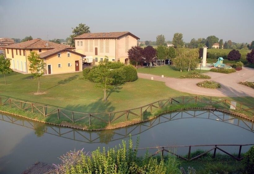 בית מלון כפרי Ca  Del Rio Resort