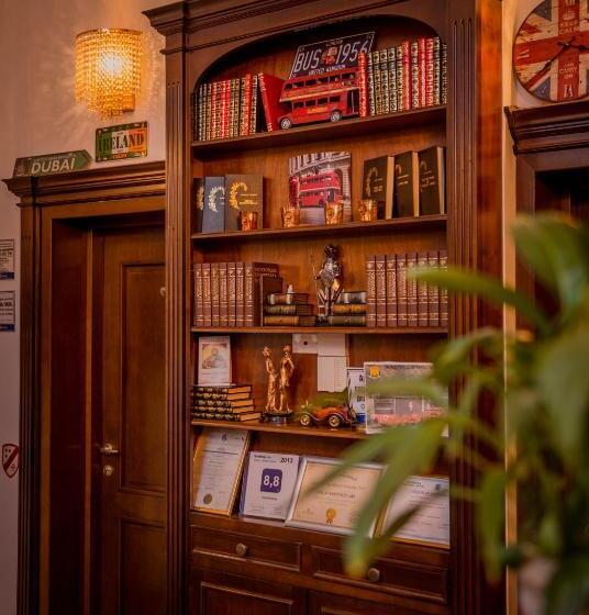 Отель Emire Boutique