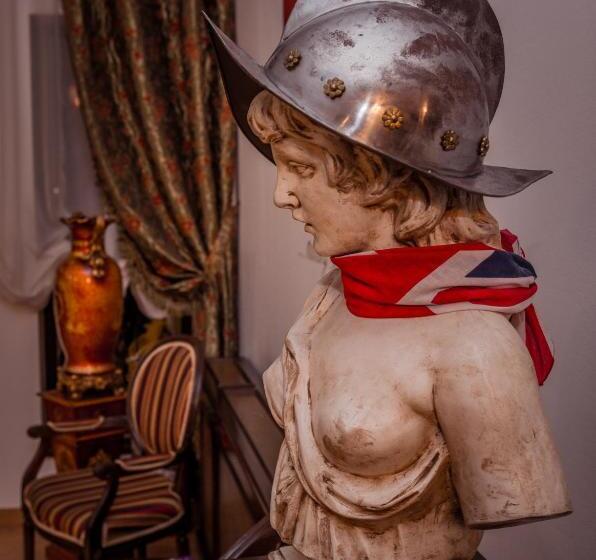 Отель Emire Boutique