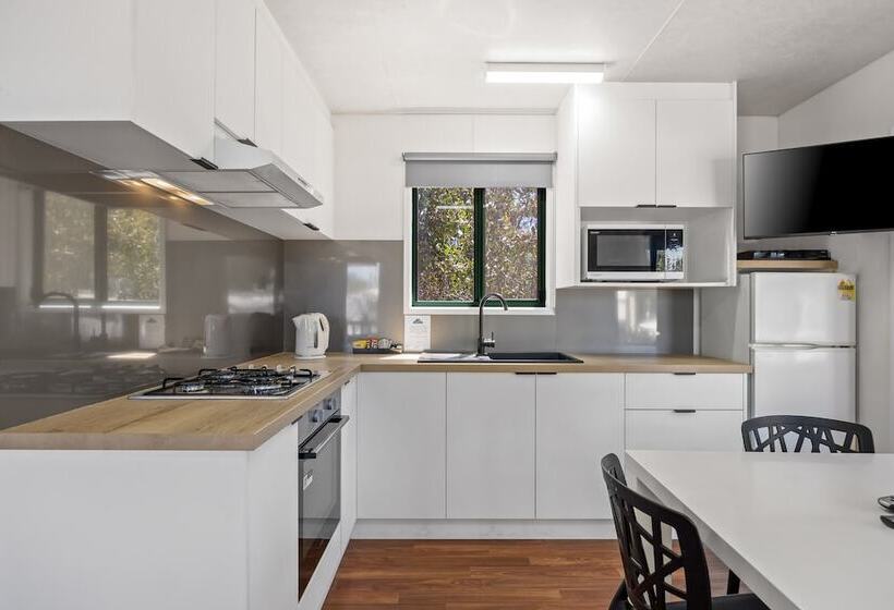 Отель Eureka Stockade Holiday Park