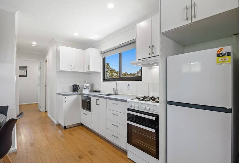 Отель Eureka Stockade Holiday Park