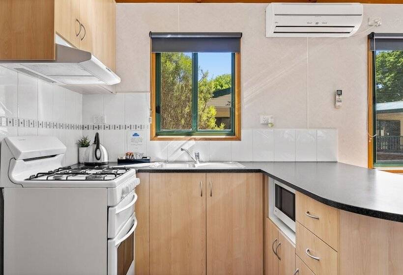 Отель Eureka Stockade Holiday Park