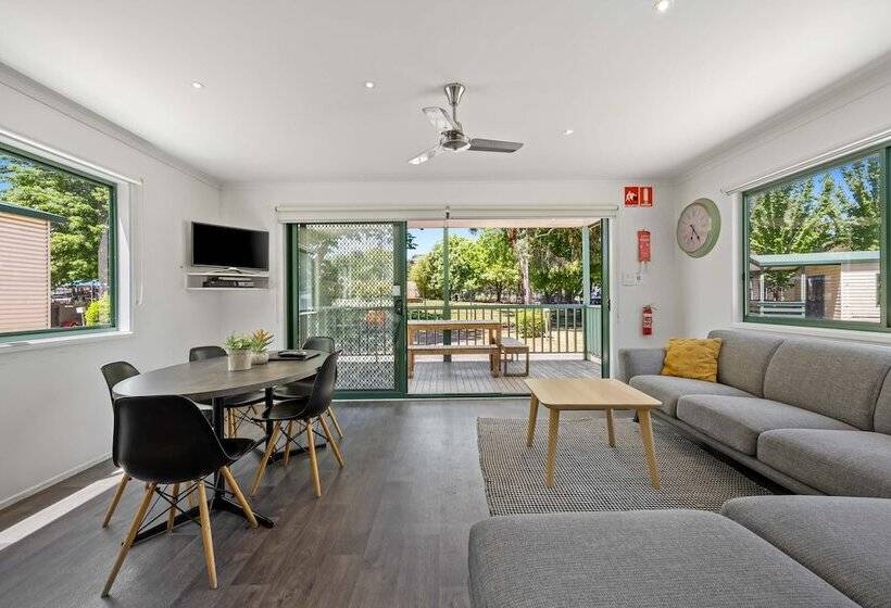 Отель Eureka Stockade Holiday Park