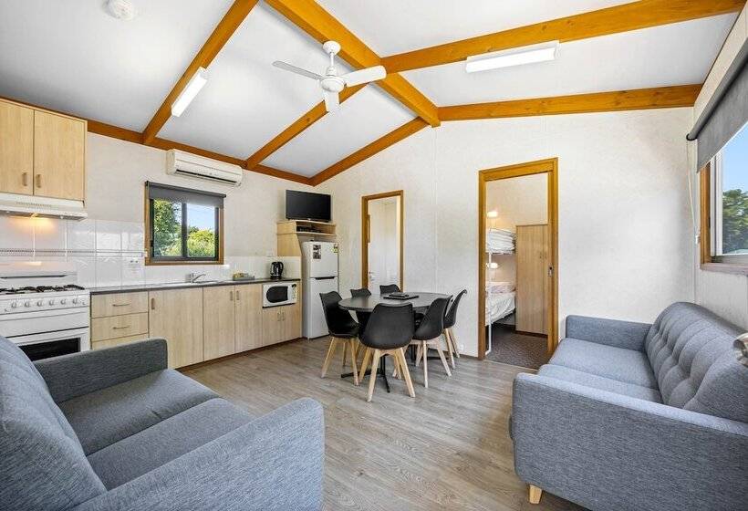 Отель Eureka Stockade Holiday Park