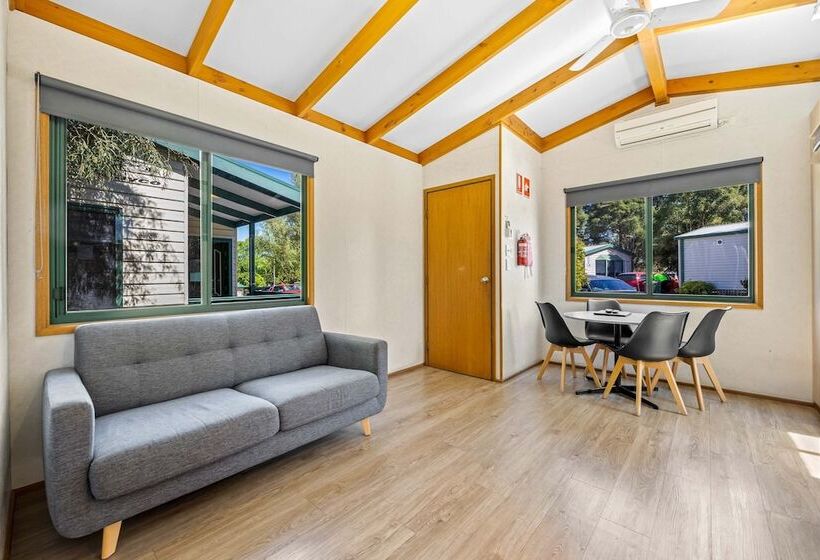 Отель Eureka Stockade Holiday Park