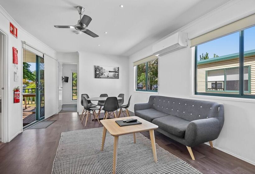 Отель Eureka Stockade Holiday Park