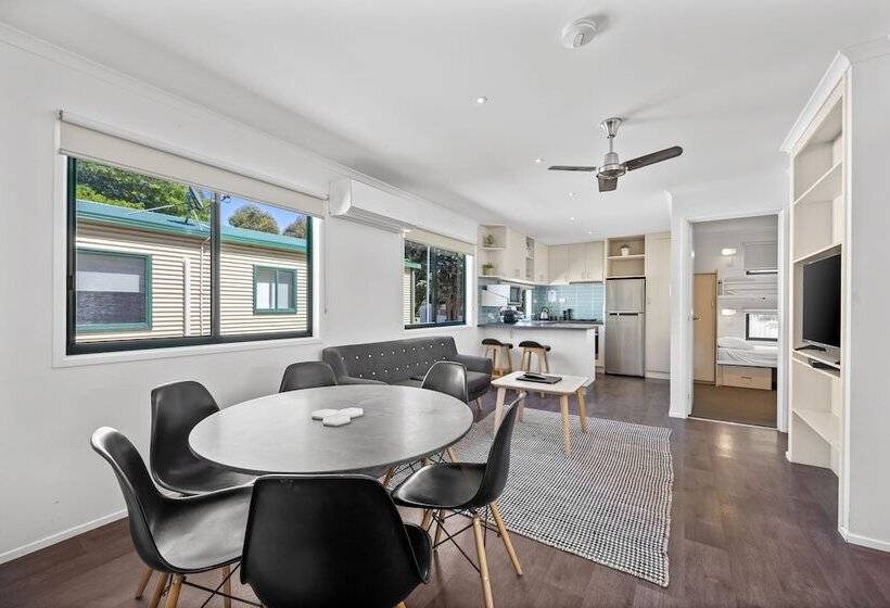 Отель Eureka Stockade Holiday Park