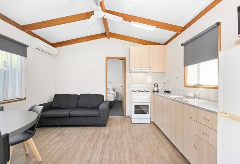 Отель Eureka Stockade Holiday Park