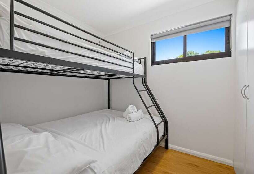 Отель Eureka Stockade Holiday Park