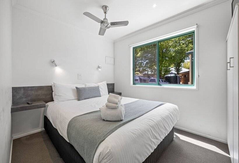 Отель Eureka Stockade Holiday Park