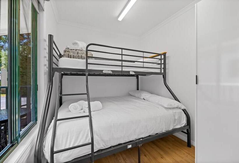 Отель Eureka Stockade Holiday Park