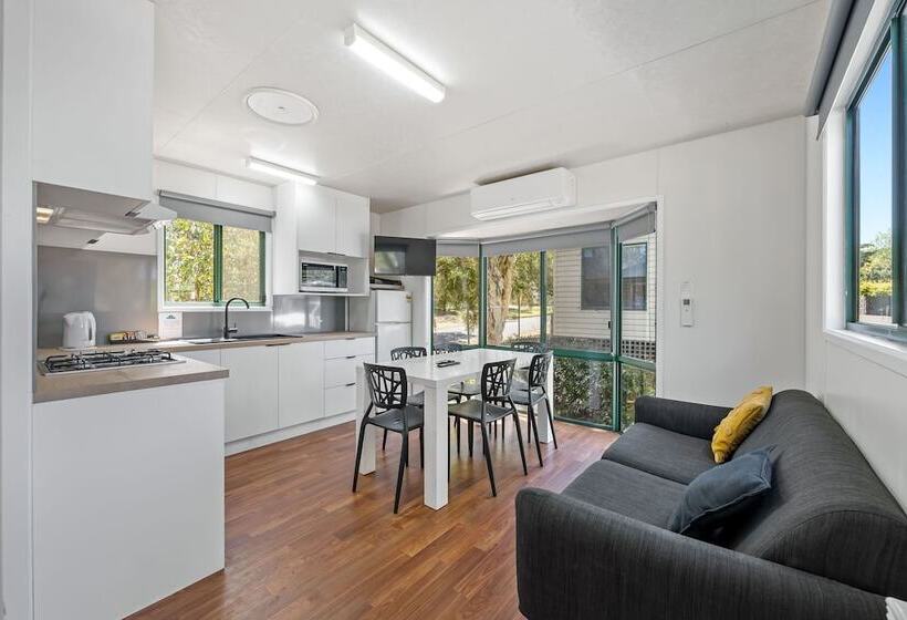 Отель Eureka Stockade Holiday Park