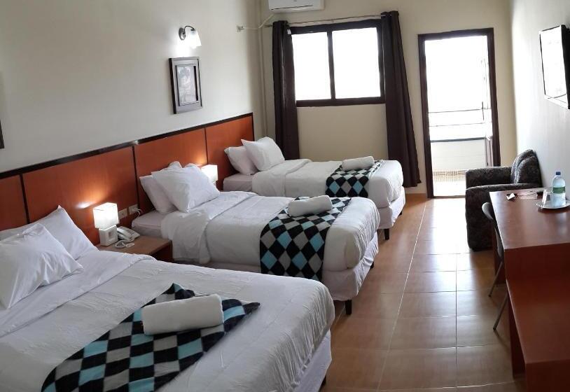 فندق Express Inn Coronado & Camping