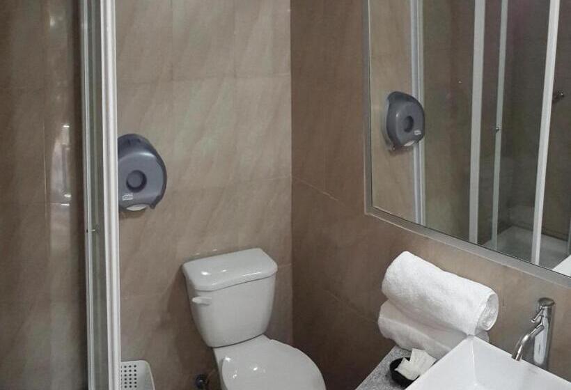 فندق Express Inn Coronado & Camping