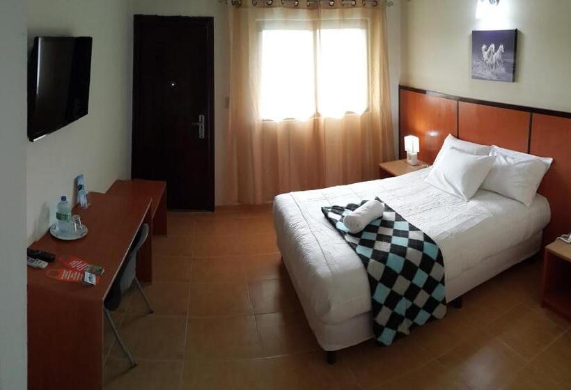 فندق Express Inn Coronado & Camping