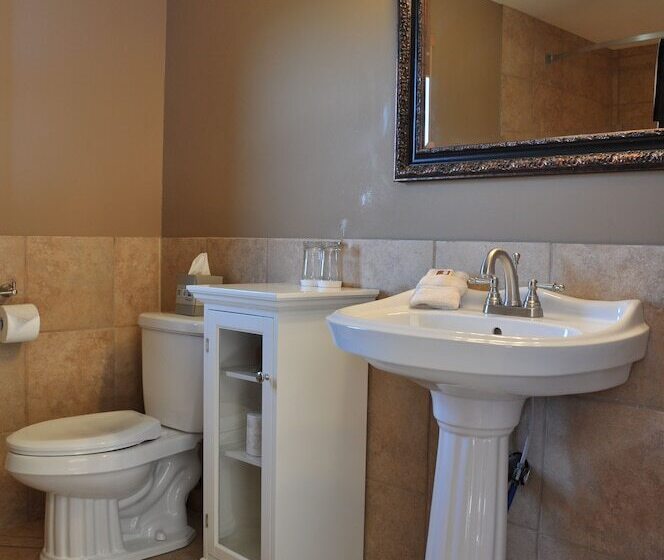 호텔 Fraser River Outpost Lodge