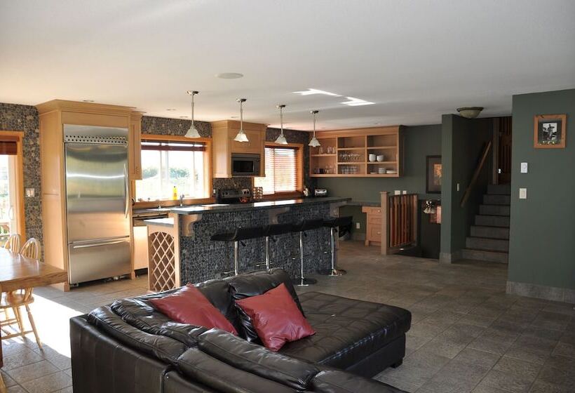 호텔 Fraser River Outpost Lodge