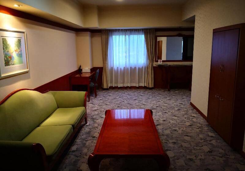 בית מלון כפרי Furano Hops