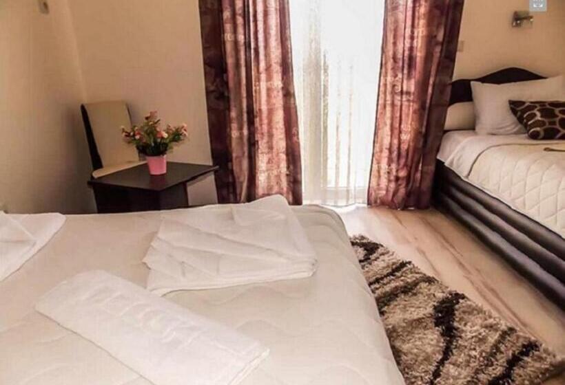 هتل Guesthouse Vila Dnd