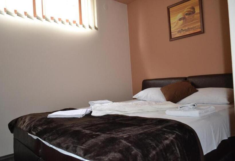 هتل Guesthouse Vila Dnd