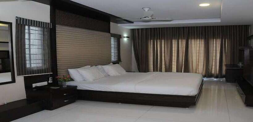 Отель Harsha Residency