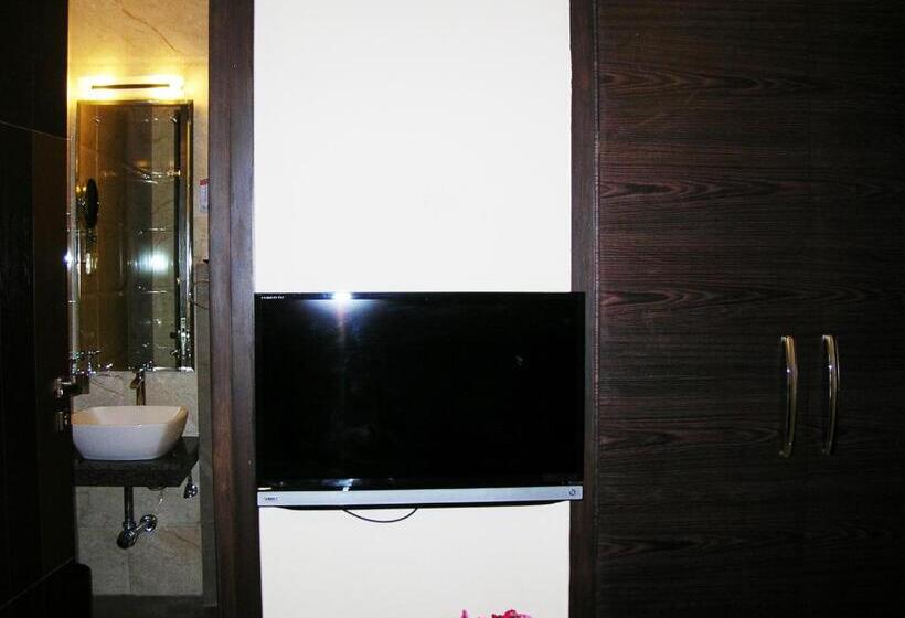 Отель Harsha Residency