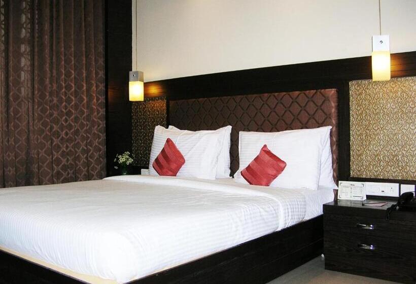 Отель Harsha Residency