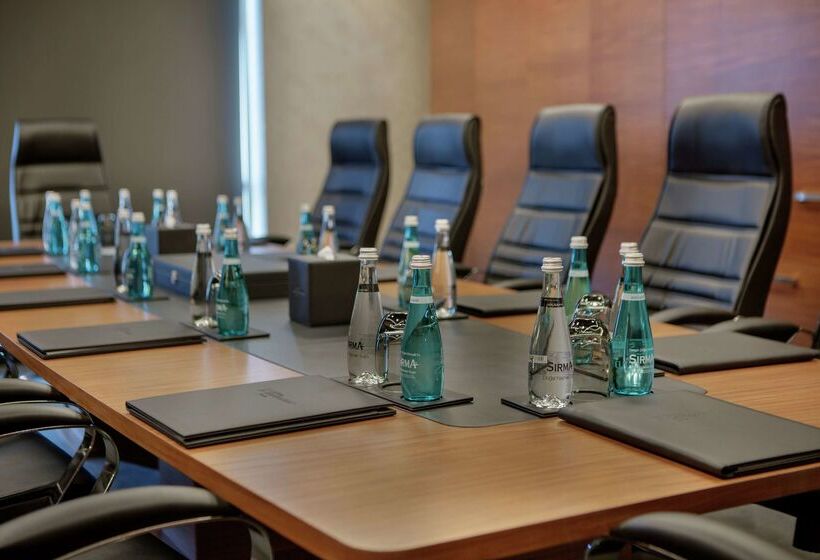 هتل Hilton Garden Inn Corlu