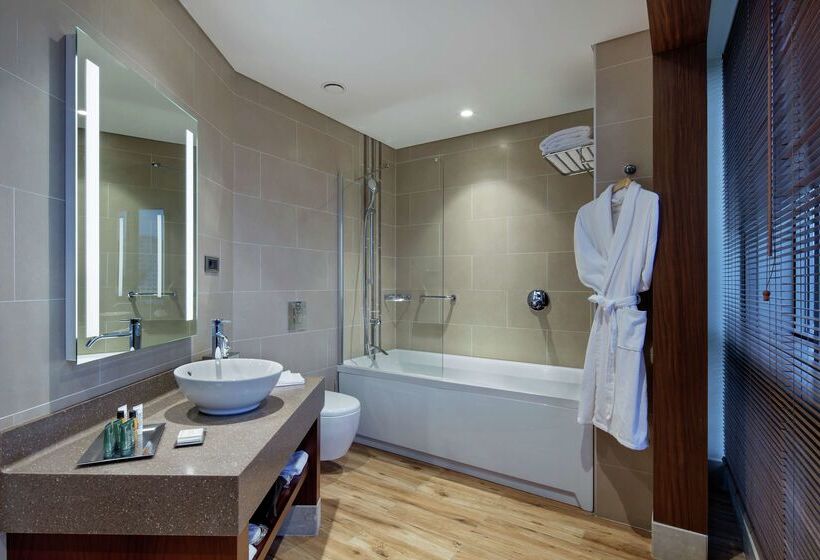 هتل Hilton Garden Inn Corlu