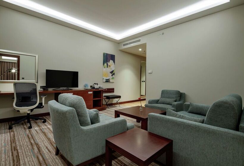 هتل Hilton Garden Inn Corlu