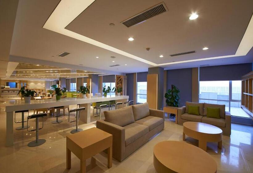 בית מלון כפרי Holiday Inn Express Zhengzhou Airport, An Ihg