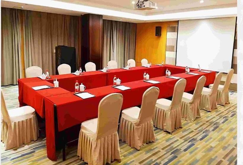 בית מלון כפרי Holiday Inn Express Zhengzhou Airport, An Ihg