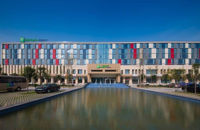 בית מלון כפרי Holiday Inn Express Zhengzhou Airport, An Ihg