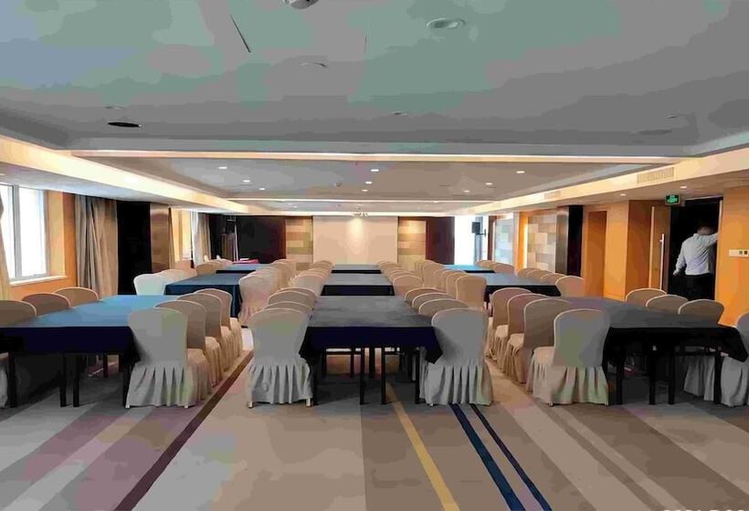 בית מלון כפרי Holiday Inn Express Zhengzhou Airport, An Ihg