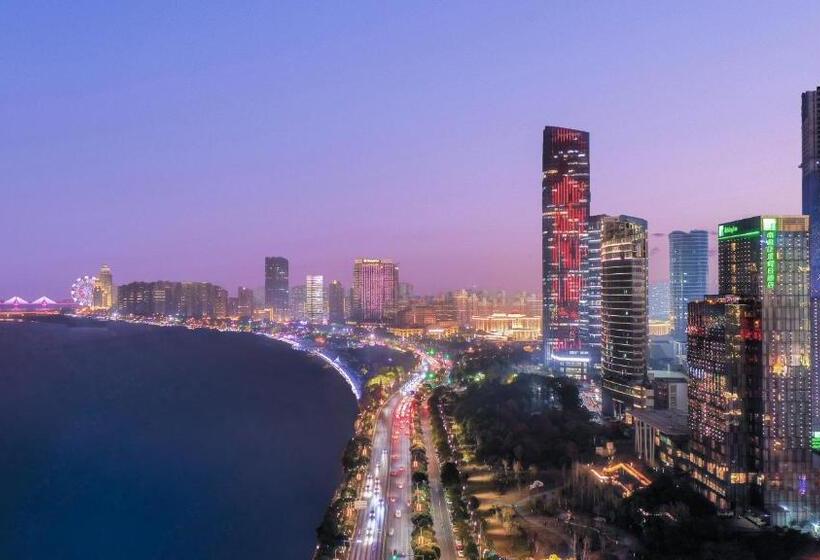 هتل Holiday Inn Nanchang Riverside By Ihg