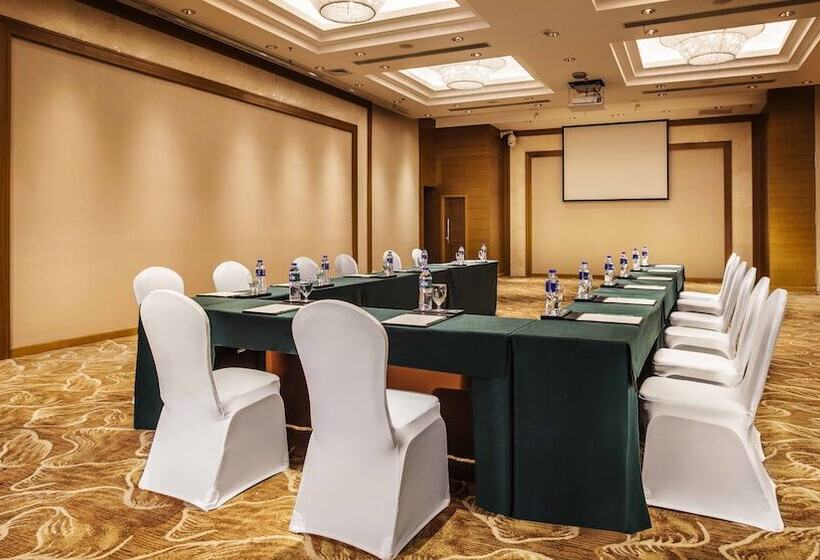 هتل Holiday Inn Nanchang Riverside By Ihg