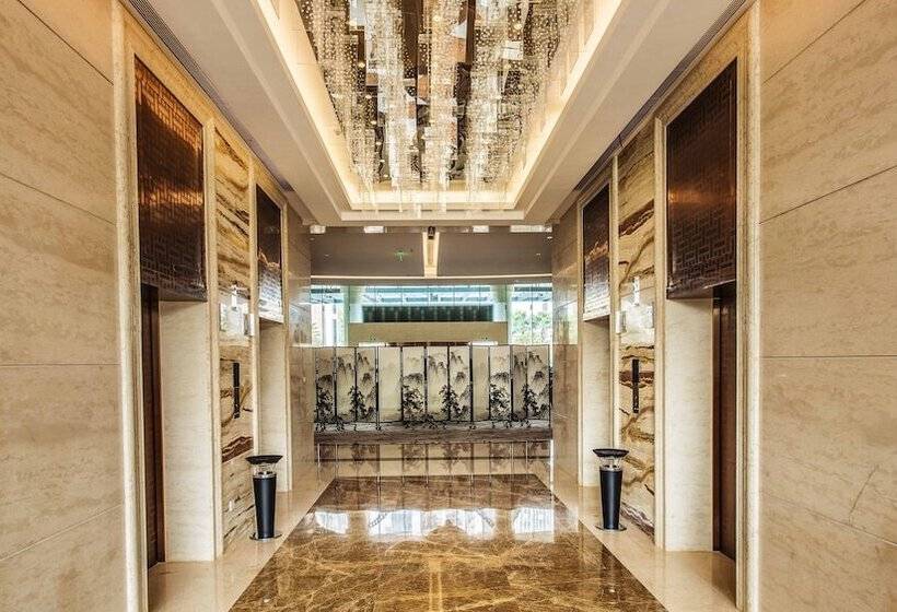 هتل Holiday Inn Nanchang Riverside By Ihg