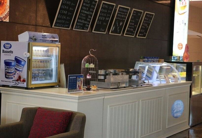 هتل Holiday Inn Nanchang Riverside By Ihg