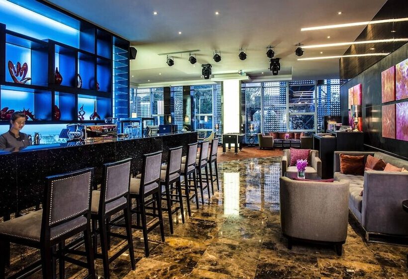 هتل Holiday Inn Nanchang Riverside By Ihg