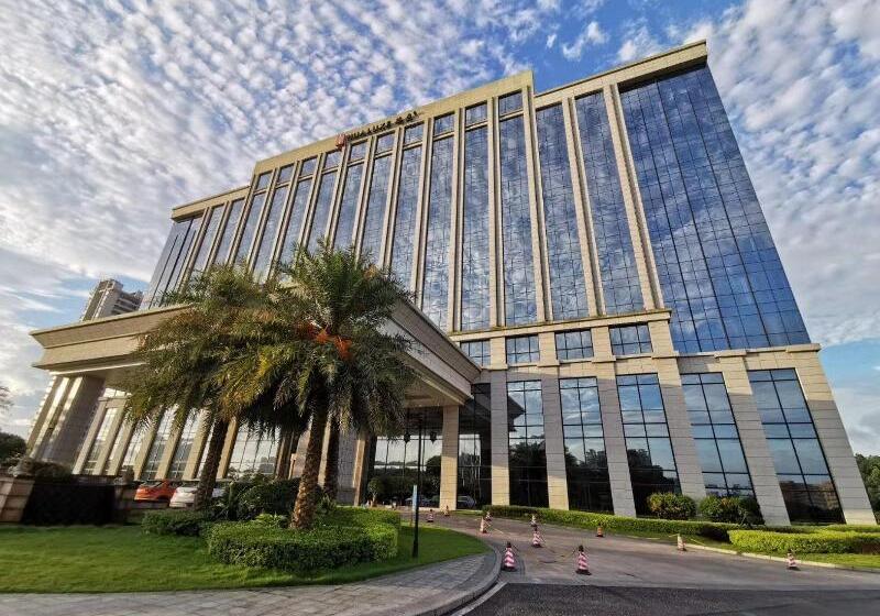 호텔 Hualuxe Yangjiang City Center, An Ihg