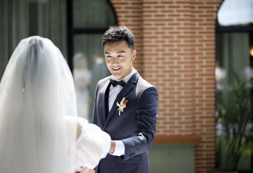 호텔 Hualuxe Yangjiang City Center, An Ihg