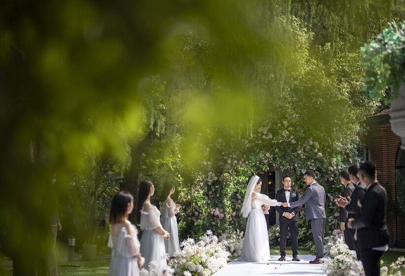 호텔 Hualuxe Yangjiang City Center, An Ihg