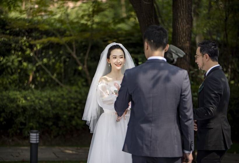 בית מלון כפרי Hualuxe Yangjiang City Center, An Ihg