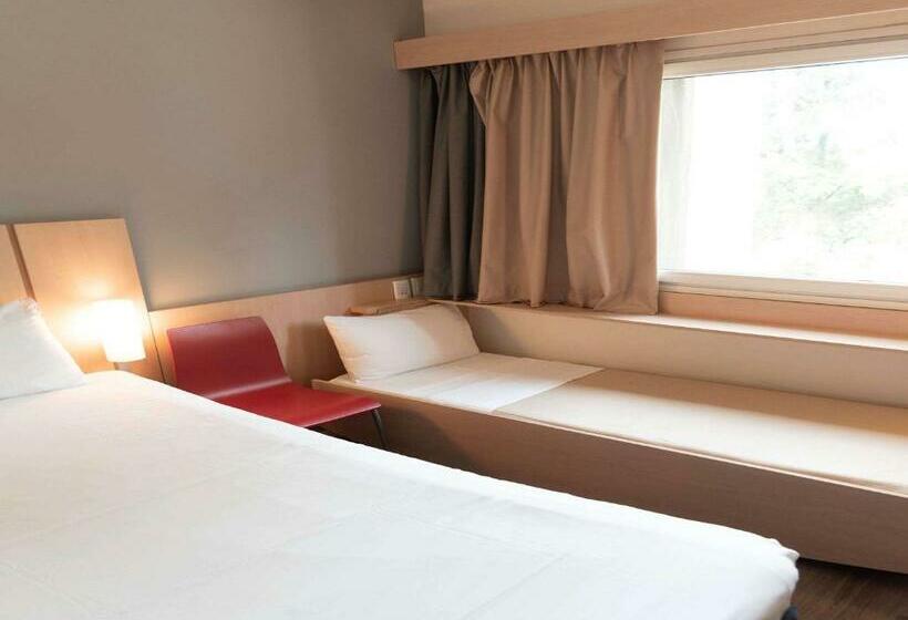 בית מלון כפרי Ibis Pilar