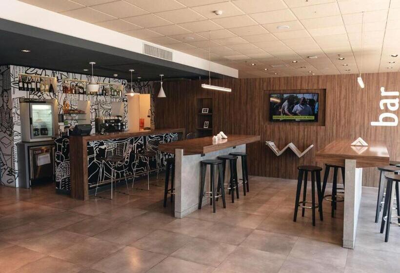 בית מלון כפרי Ibis Pilar