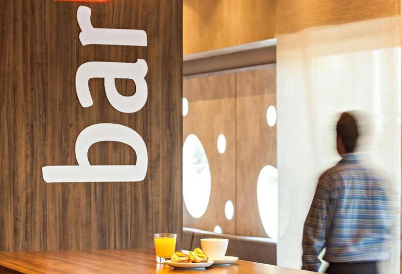 בית מלון כפרי Ibis Pilar