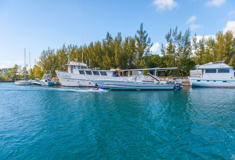 Island Palm Marina Villas